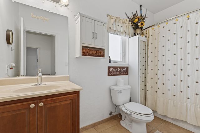 952 Waterfall Drive NE, Rio Rancho, NM 87144