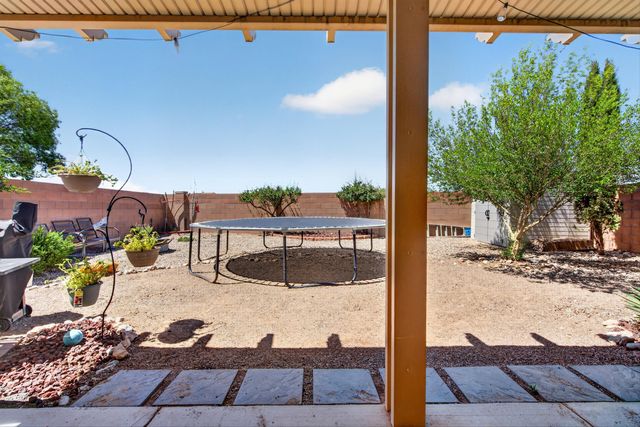 952 Waterfall Drive NE, Rio Rancho, NM 87144