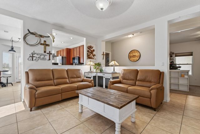 952 Waterfall Drive NE, Rio Rancho, NM 87144