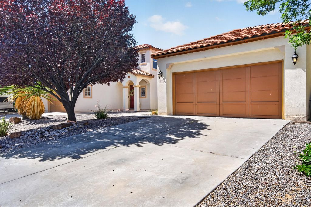 952 Waterfall Drive NE, Rio Rancho, NM 87144
