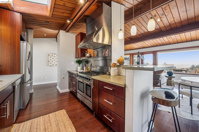 1394 Queens Rd, Berkeley, CA 94708