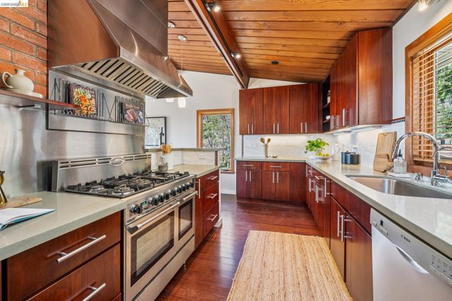 1394 Queens Rd, Berkeley, CA 94708