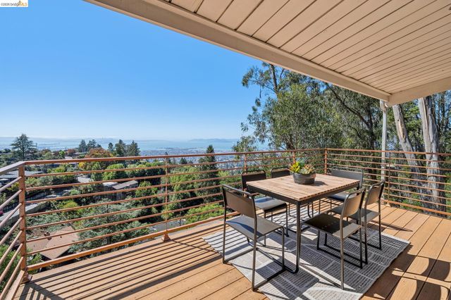 1394 Queens Rd, Berkeley, CA 94708
