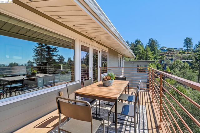1394 Queens Rd, Berkeley, CA 94708