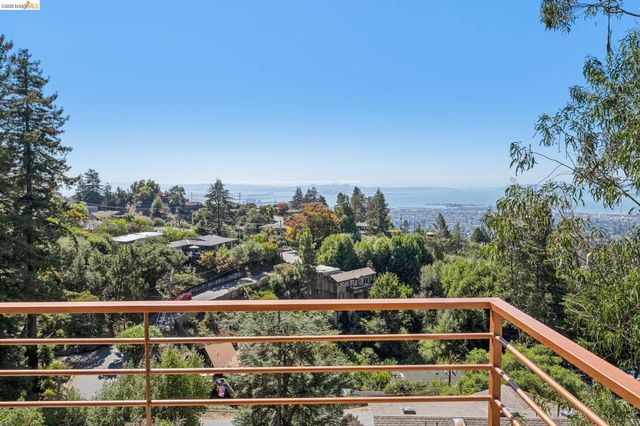 1394 Queens Rd, Berkeley, CA 94708