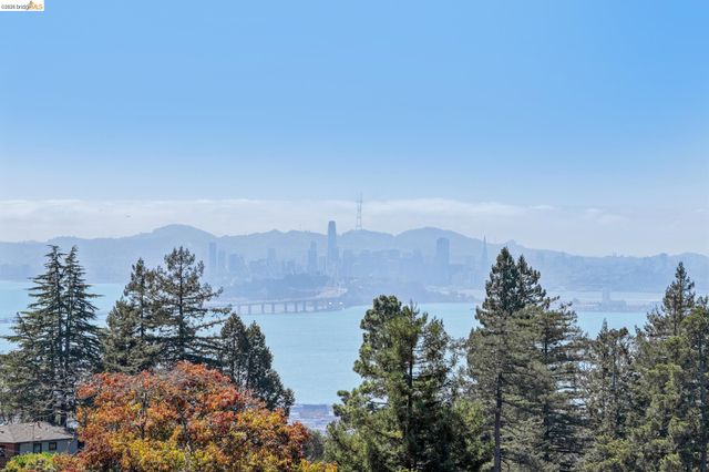 1394 Queens Rd, Berkeley, CA 94708