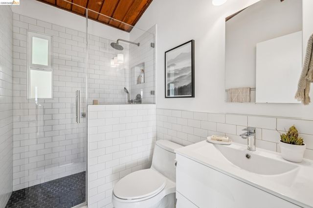 1394 Queens Rd, Berkeley, CA 94708