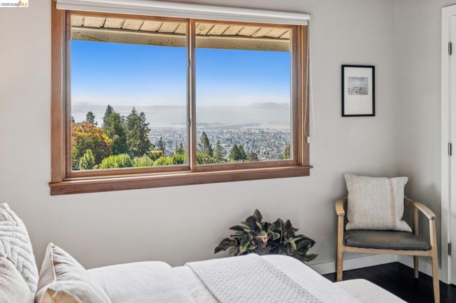 1394 Queens Rd, Berkeley, CA 94708