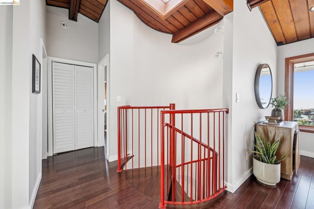 1394 Queens Rd, Berkeley, CA 94708
