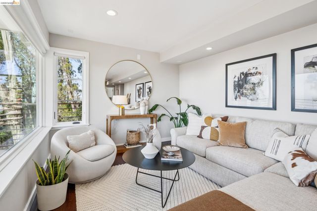 1394 Queens Rd, Berkeley, CA 94708