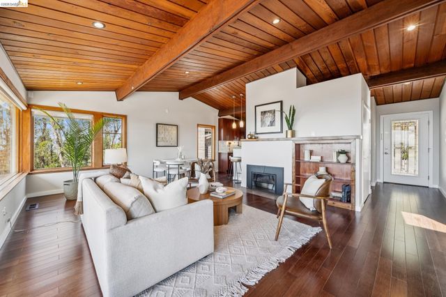 1394 Queens Rd, Berkeley, CA 94708