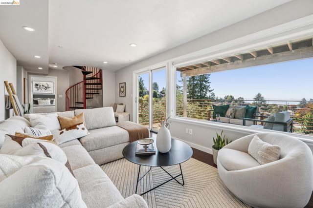 1394 Queens Rd, Berkeley, CA 94708