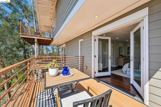 1394 Queens Rd, Berkeley, CA 94708