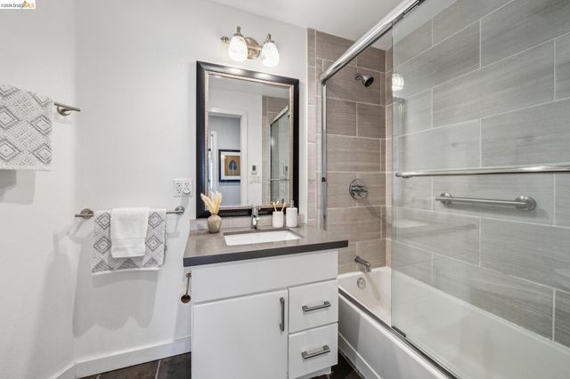 1394 Queens Rd, Berkeley, CA 94708