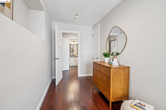 1394 Queens Rd, Berkeley, CA 94708