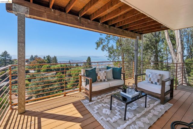 1394 Queens Rd, Berkeley, CA 94708