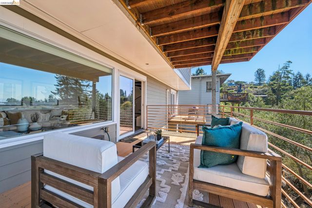 1394 Queens Rd, Berkeley, CA 94708
