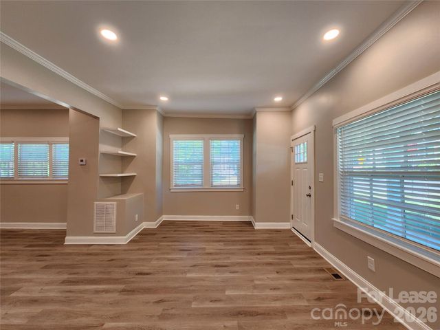 411 W 6th Avenue A, Gastonia, NC 28052