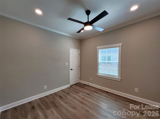 411 W 6th Avenue A, Gastonia, NC 28052