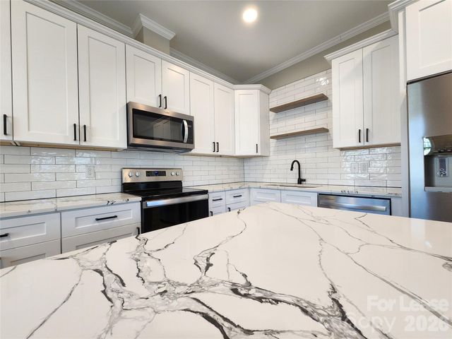 411 W 6th Avenue A, Gastonia, NC 28052