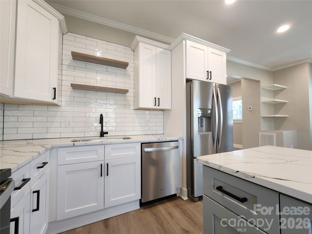 411 W 6th Avenue A, Gastonia, NC 28052