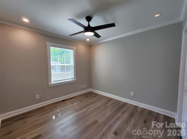 411 W 6th Avenue A, Gastonia, NC 28052
