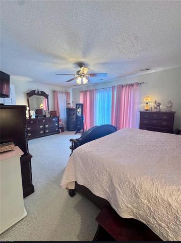 14 Sandie Point LN, Portsmouth, VA 23701