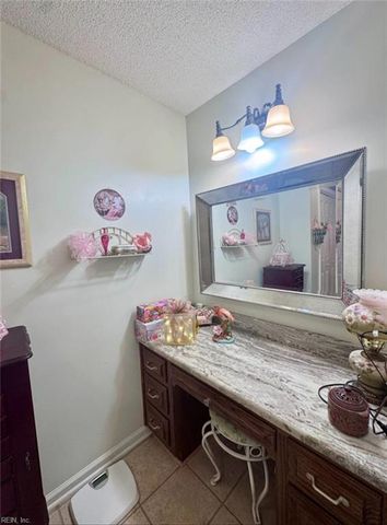 14 Sandie Point LN, Portsmouth, VA 23701