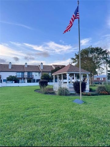 14 Sandie Point LN, Portsmouth, VA 23701