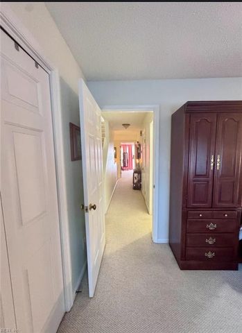 14 Sandie Point LN, Portsmouth, VA 23701