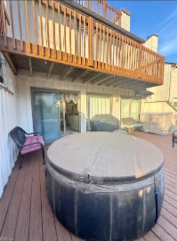 14 Sandie Point LN, Portsmouth, VA 23701