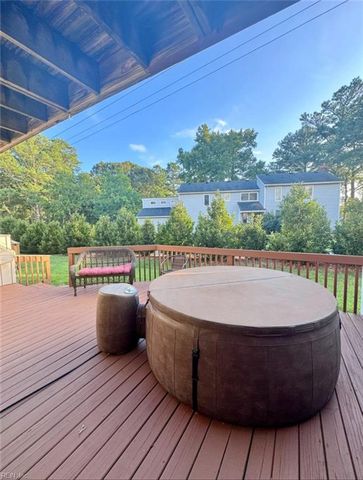 14 Sandie Point LN, Portsmouth, VA 23701