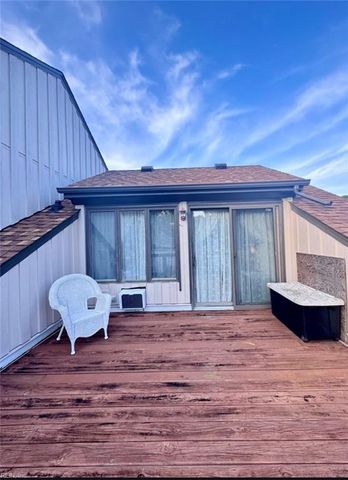 14 Sandie Point LN, Portsmouth, VA 23701