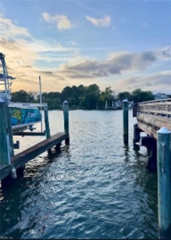 14 Sandie Point LN, Portsmouth, VA 23701