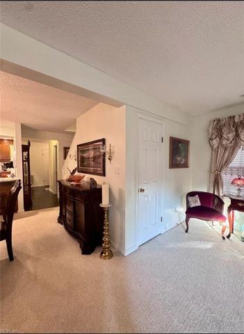 14 Sandie Point LN, Portsmouth, VA 23701