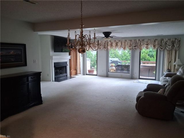 14 Sandie Point LN, Portsmouth, VA 23701