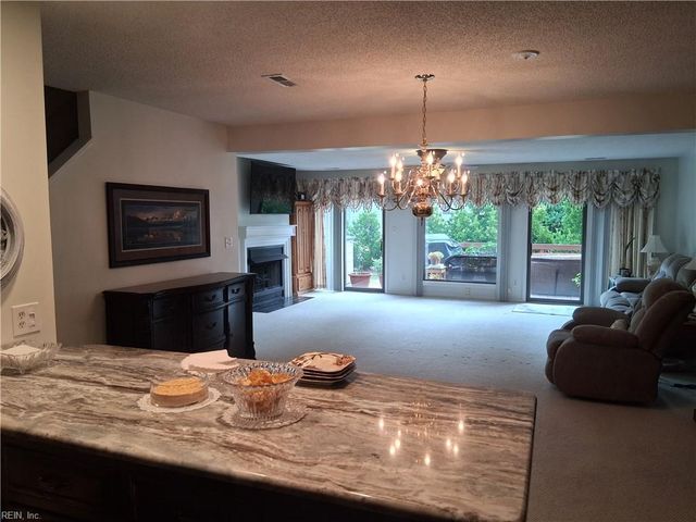 14 Sandie Point LN, Portsmouth, VA 23701
