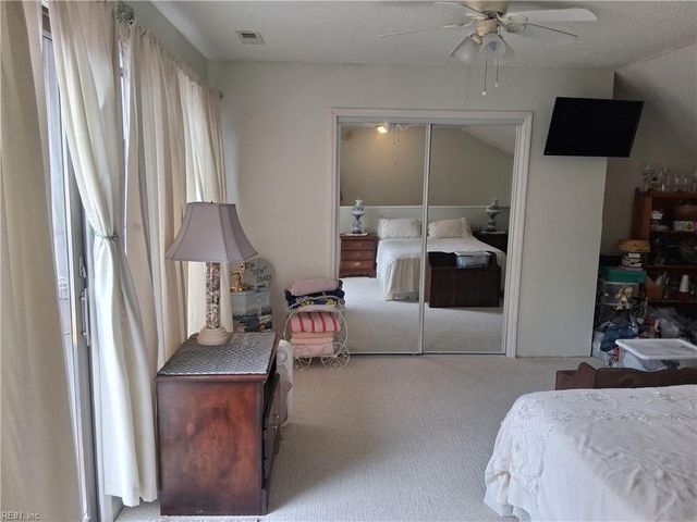 14 Sandie Point LN, Portsmouth, VA 23701