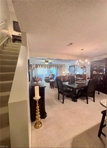 14 Sandie Point LN, Portsmouth, VA 23701