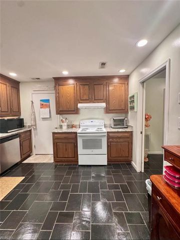 14 Sandie Point LN, Portsmouth, VA 23701