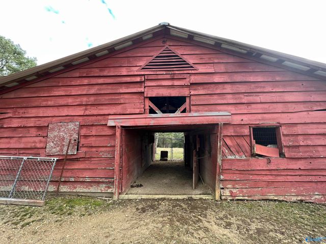 721 County Road 75, Cedar Bluff, AL 35959