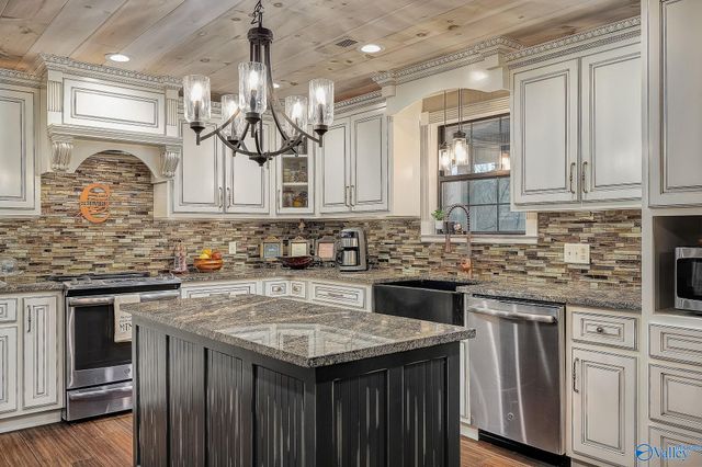 721 County Road 75, Cedar Bluff, AL 35959