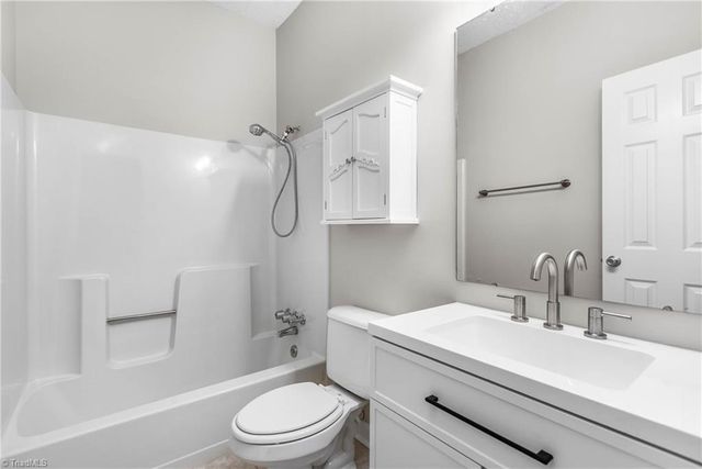 326 Meadows Circle, Winston-salem, NC 27104