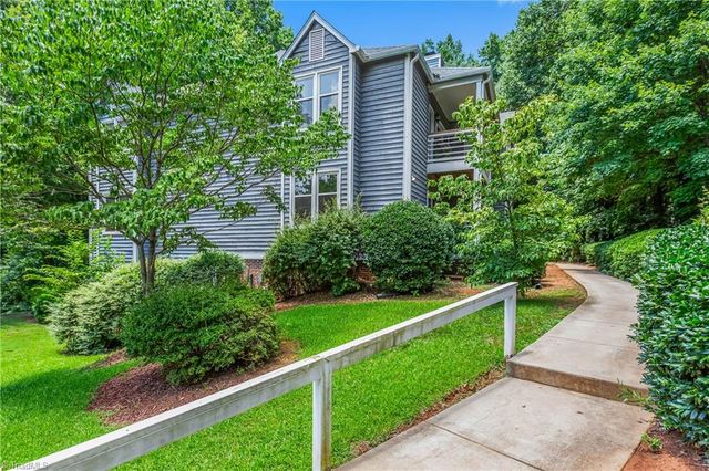 326 Meadows Circle, Winston-salem, NC 27104