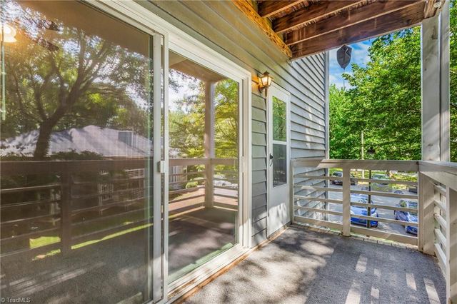 326 Meadows Circle, Winston-salem, NC 27104