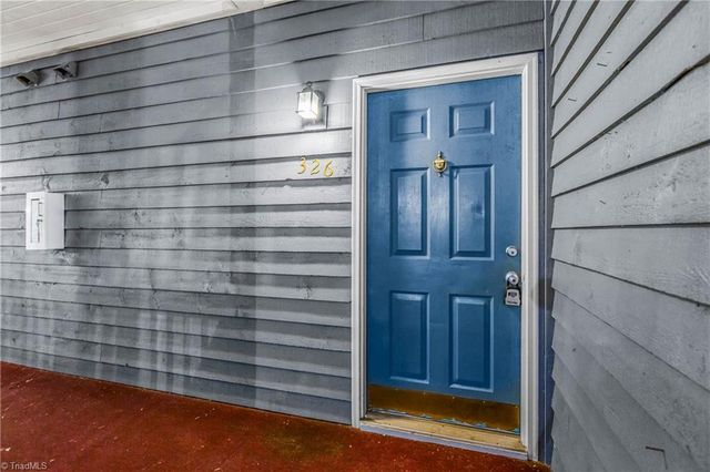 326 Meadows Circle, Winston-salem, NC 27104