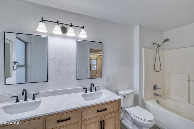 3940 S MOCCASIN Trail, Gilbert, AZ 85297