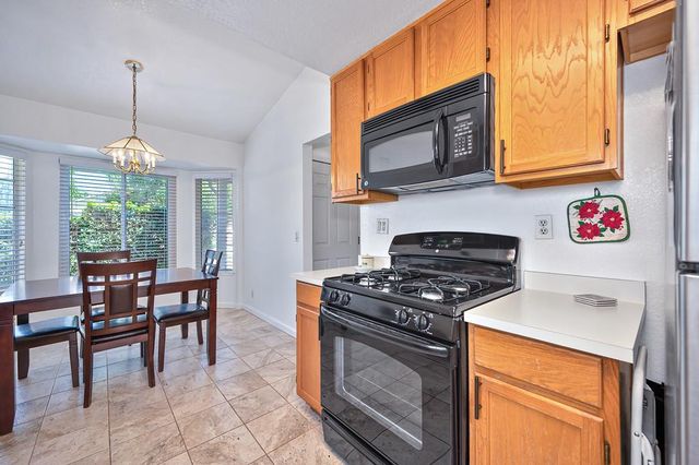 1028 Fallon Woods Way, Rio Linda, CA 95673