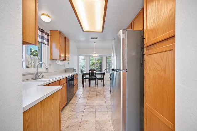 1028 Fallon Woods Way, Rio Linda, CA 95673
