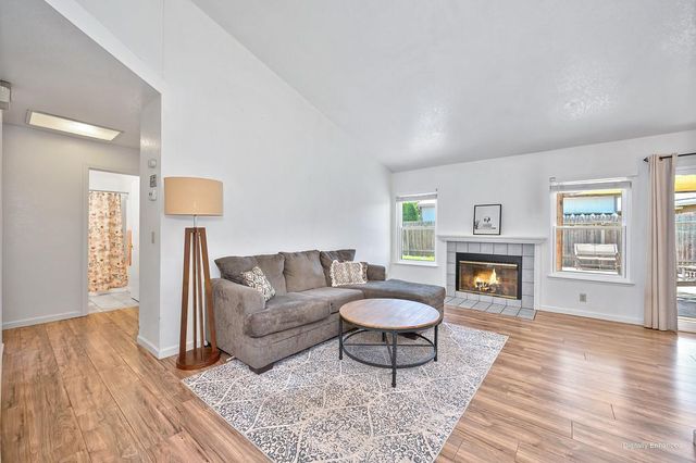 1028 Fallon Woods Way, Rio Linda, CA 95673